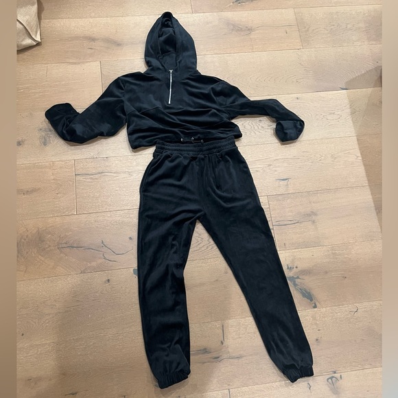 DANIELLE GUIZIO BLACK SWEATSUIT - Picture 2 of 7